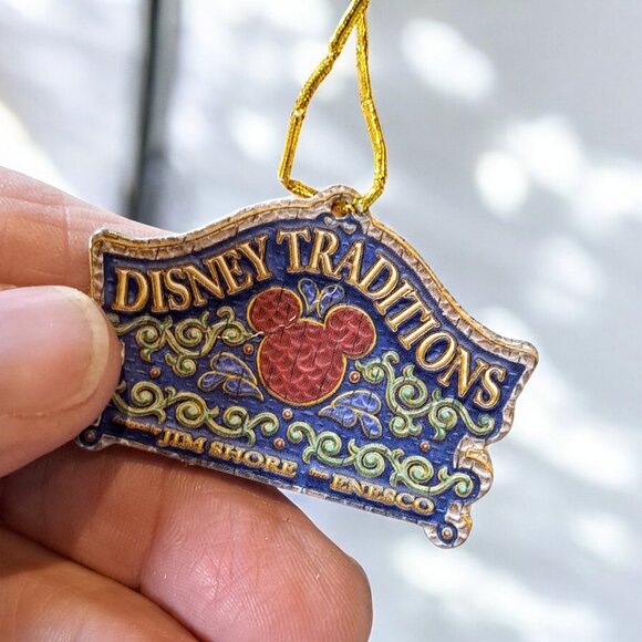 Jim Shore Disney Showcase Enesco “Seaside Sweethearts” Mickey & Minnie Figurine - Picture 8 of 13